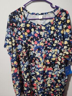 NWT Short-Sleeve Scrub Top in Navy with Coral, Yellow & Light Blue
